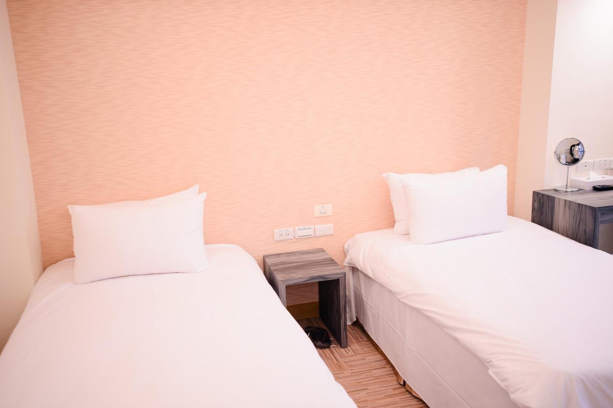 Kiwi Express Hotel - Chenggong Rd Tajcshung Kültér fotó