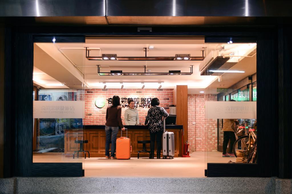 Kiwi Express Hotel - Chenggong Rd Tajcshung Kültér fotó
